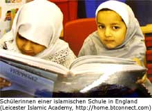 Schülerinnen einer islamischen Schule in England  (Leicester Islamic Academy, http://home.btconnect.com)